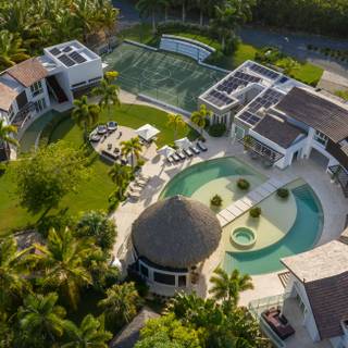 Luxury villas wallpaper