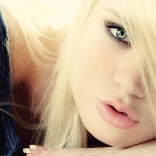 Attractive girls wallpaper