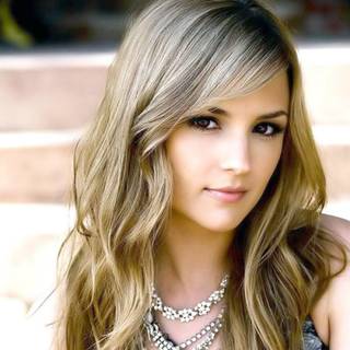 Attractive girls wallpaper