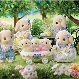 Calico Critter computer wallpaper