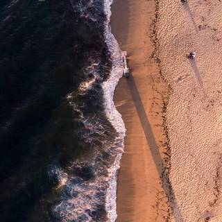 iPhone 12 beach wallpaper