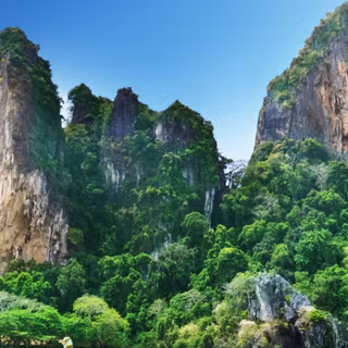 iPhone 12 beach wallpaper