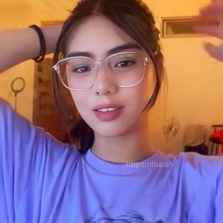 Bini Mikha wallpaper