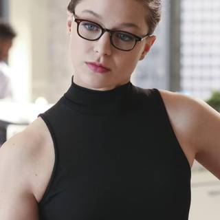 Melissa Benoist iPhone wallpaper