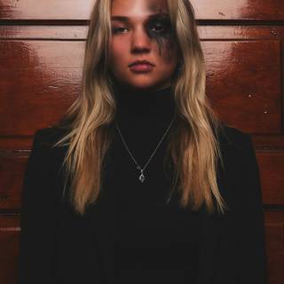 Julia Hart wallpaper