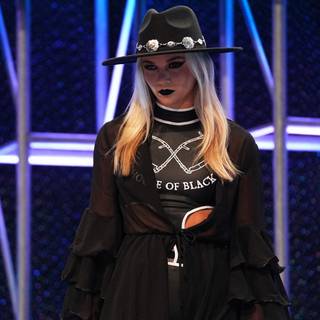 Julia Hart wallpaper