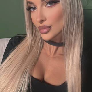 Karmen Petrovic wallpaper