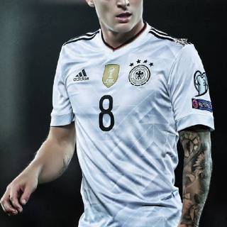 Toni Kroos iPhone wallpaper