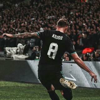 Toni Kroos iPhone wallpaper