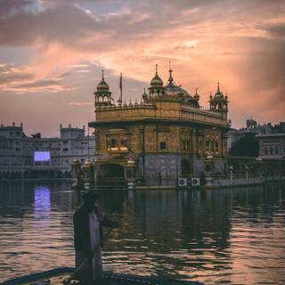 Golden Temple iPhone wallpaper