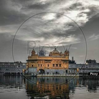 Golden Temple iPhone wallpaper