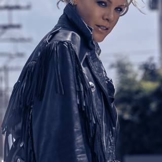 Singer phone wallpaper