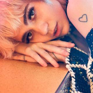 Singer phone wallpaper