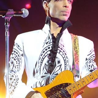 Singer phone wallpaper