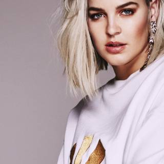 Singer phone wallpaper