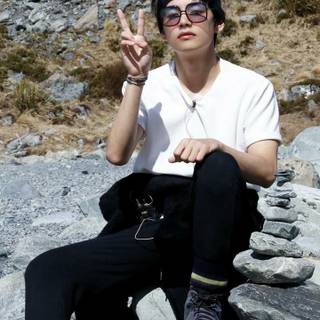 Singer phone wallpaper