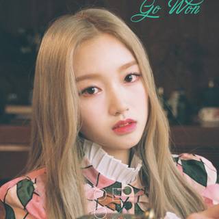 Loona Gowon phone wallpaper