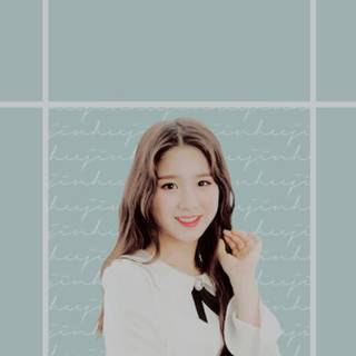 Loona Gowon phone wallpaper