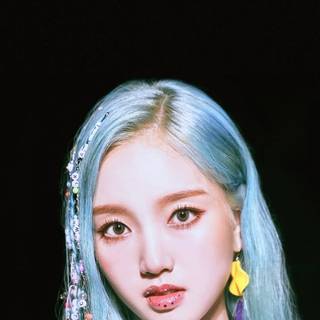 Loona Gowon phone wallpaper