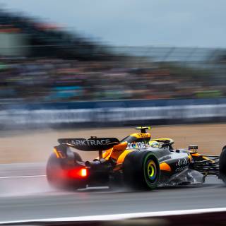 McLaren F1 car wallpaper