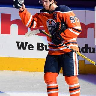 Connor McDavid iPhone wallpaper