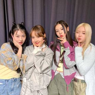 Hana Fifty Fifty wallpaper