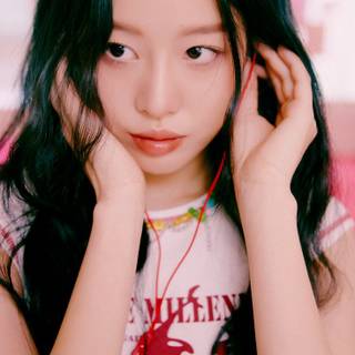 Keena Fifty Fifty wallpaper