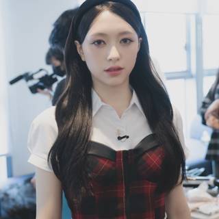 Chanelle Moon Fifty Fifty wallpaper