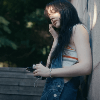 Chanelle Moon Fifty Fifty wallpaper