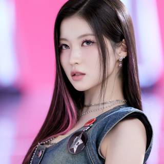 Babymonster Pharita wallpaper