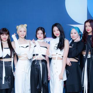 Keena Everglow wallpaper