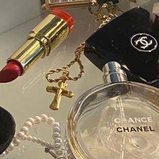 Old money iPhone wallpaper