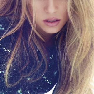 Shakira iPhone wallpaper