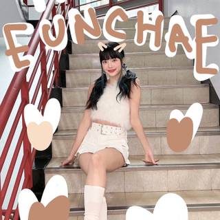 Le Sserafim phone wallpaper