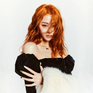 Le Sserafim Huh Yun-jin wallpaper