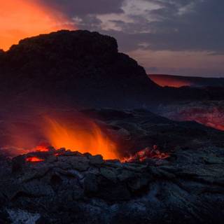 iPhone lava wallpaper