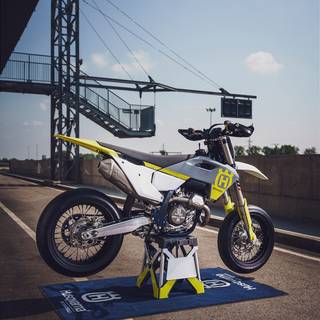Supermoto iPhone wallpaper