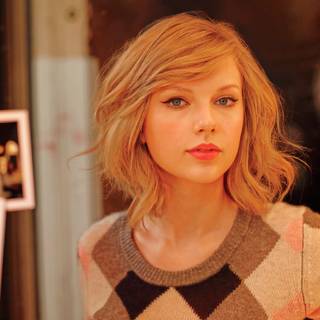 Taylor Swift fall wallpaper