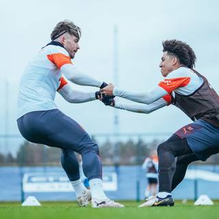 Manchester City 2024/2025 wallpaper