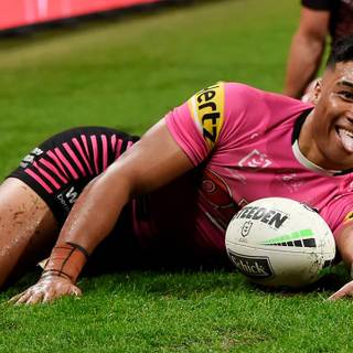 Brian To’o wallpaper