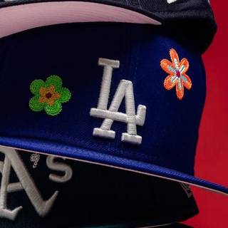 Fitted caps wallpaper