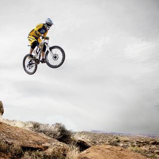 4k cycling wallpaper