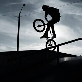 4k cycling wallpaper