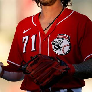 Cincinnati Reds iPhone wallpaper