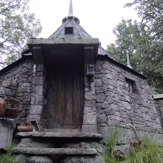 Hagrid's Hut wallpaper