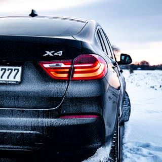 BMW X4 iPhone wallpaper