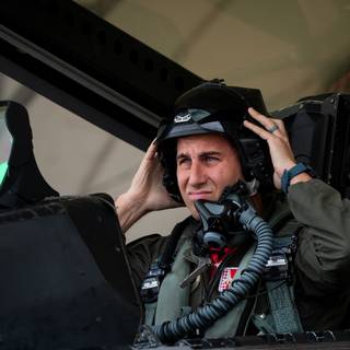 Pilot helmet wallpaper