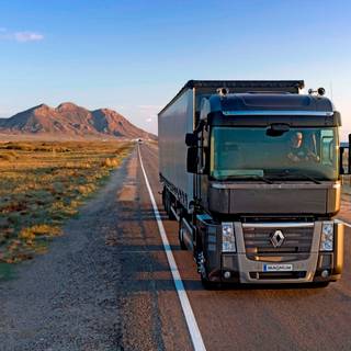 Renault Magnum wallpaper