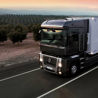 Renault Magnum wallpaper