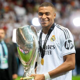 Mbappe Madrid wallpaper